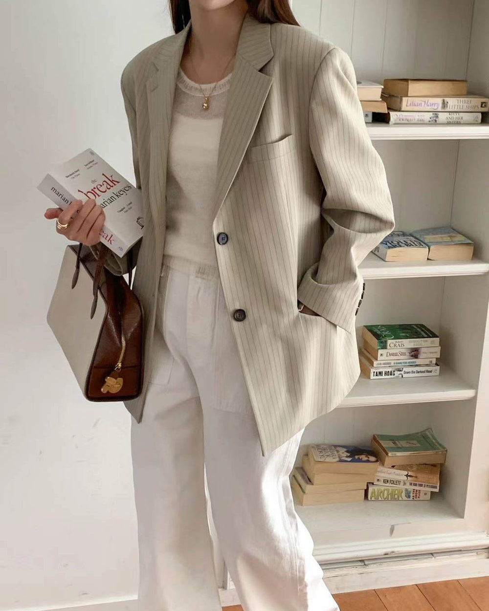 ZOOEY PINSTRIPE BLAZER BEIGE – SANNA New York