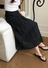 PLEATED MIDI SKIRT BLACK