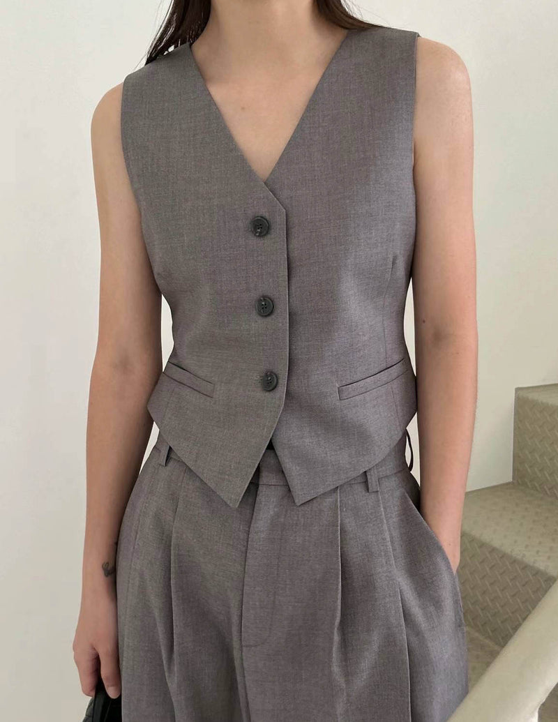 THEA VEST