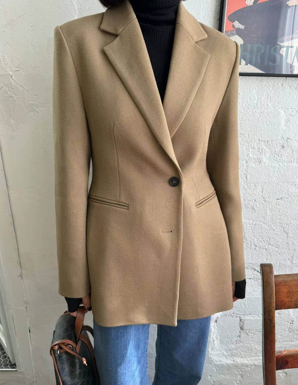 TWO BUTTON TAILORED BLAZER CARAMEL