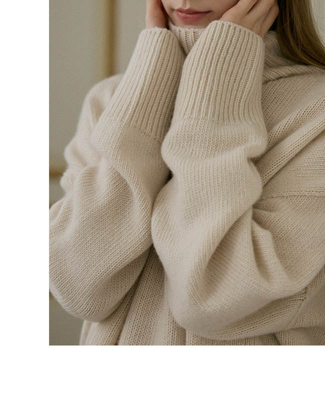 DARCY TURTLENECK OFF WHITE