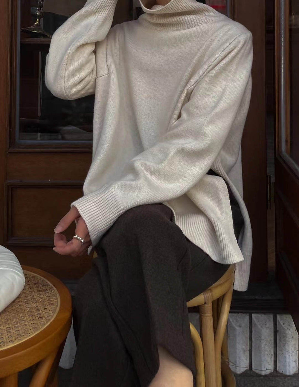 ARLES SIDE CUT TURTLENECK IVORY – SANNA New York